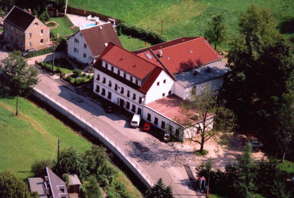 Burgstadt Landhotel Goldener Lowe Mit Pension Am Taurastein מראה חיצוני תמונה
